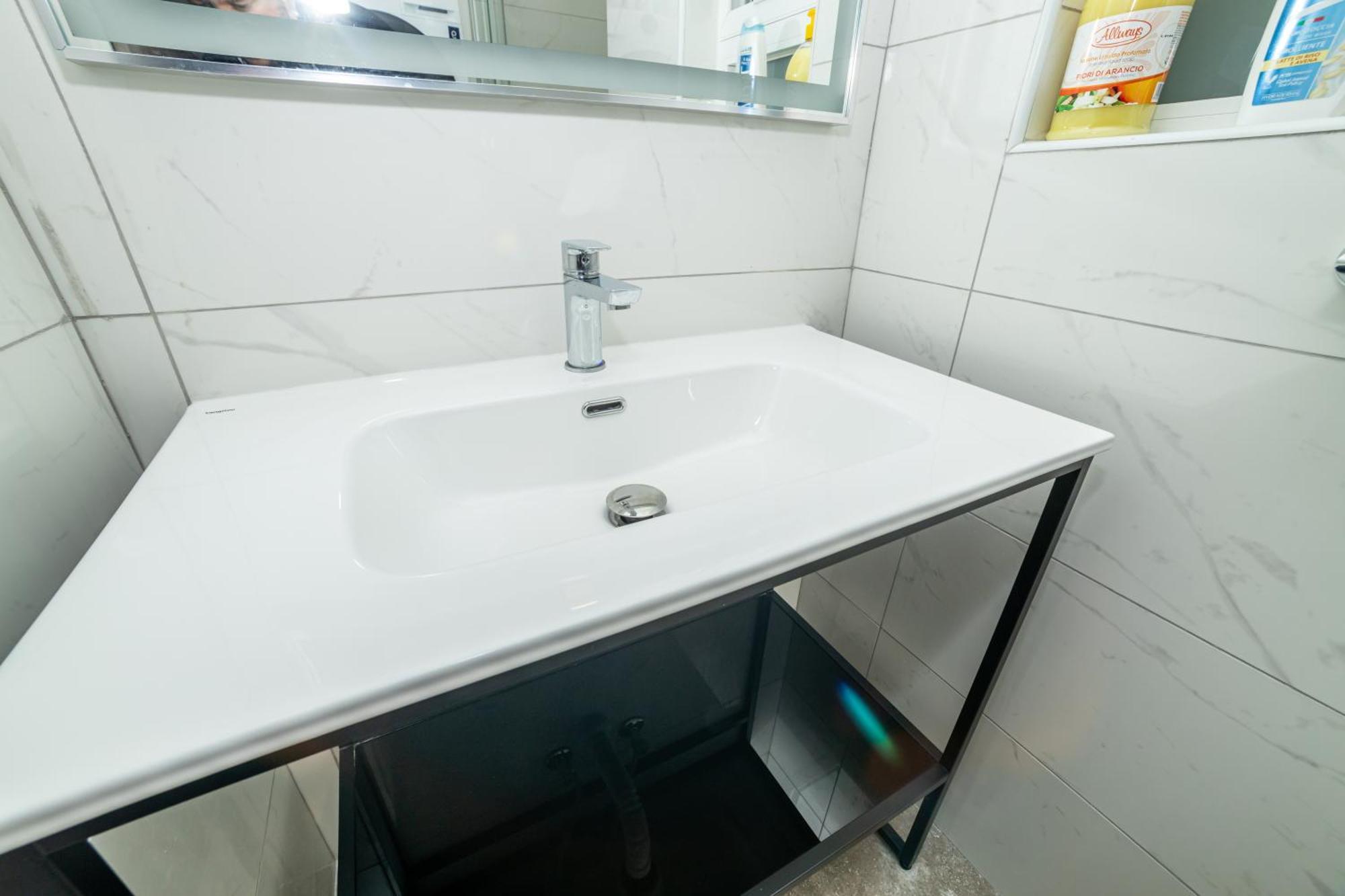Charming Corner Apartment With Country View 2Br セント・ポールズ・ベイ エクステリア 写真