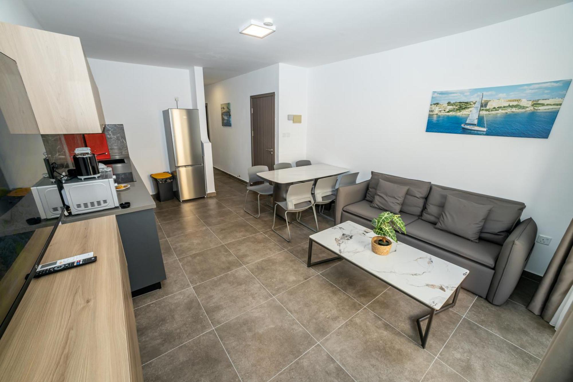 Charming Corner Apartment With Country View 2Br セント・ポールズ・ベイ エクステリア 写真